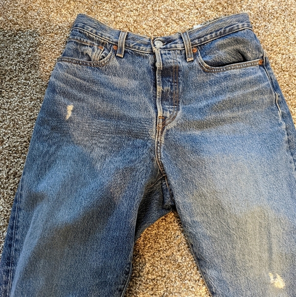 HR Distressed Levis - Picture 6 of 11